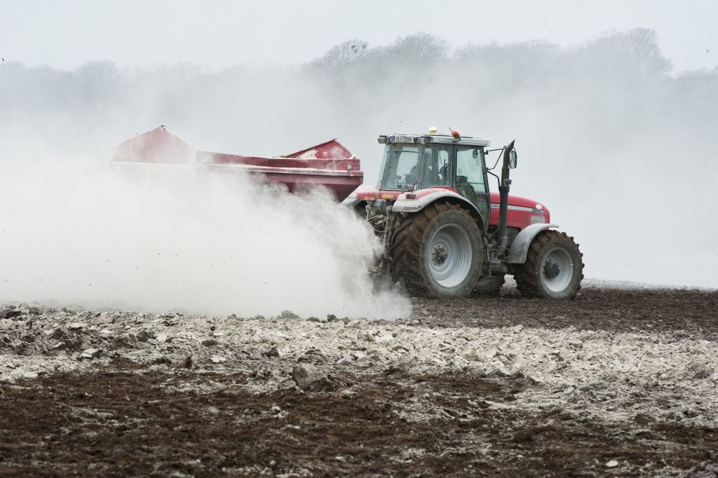 beneficios de usar cal agricola